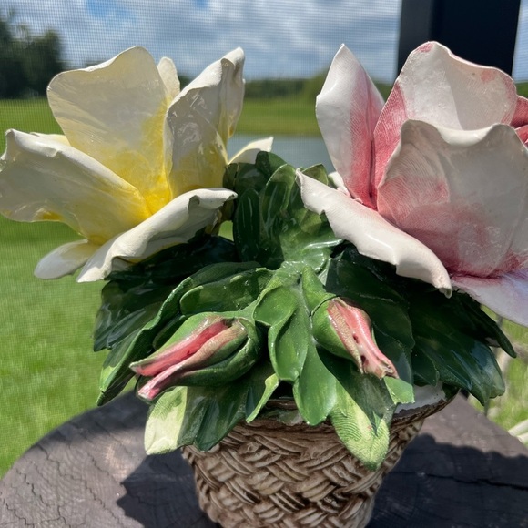 Capodimonte Porcelain Flower Rose Bouquet Basket Centerpiece Vintage - Picture 4 of 17